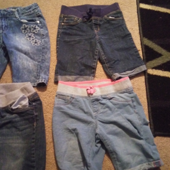 GIRL SHORTS - Picture 1 of 5